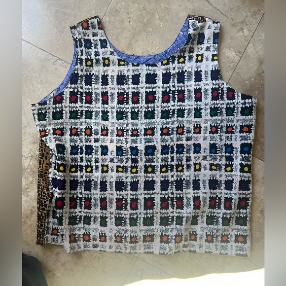 Ladies, XXL tank reversible tank top for different patterns super cute. - Picture 3 of 9